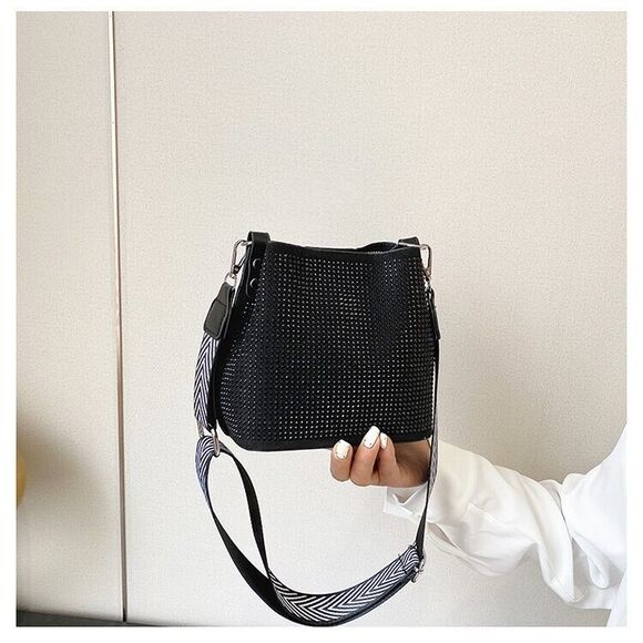 Women's Black And White Bucket Shoulder Bag With Long Wide Strap - Picture 4 of 5